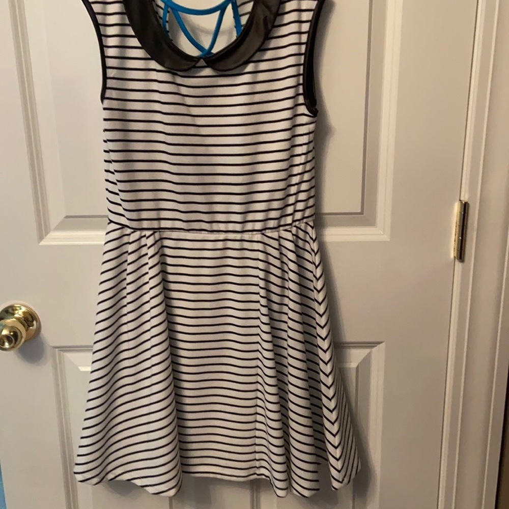 W girl dress with leather (pleather?)collar detail